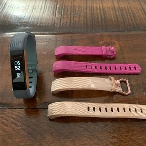 EUC Fitbit Alta HR rose gold